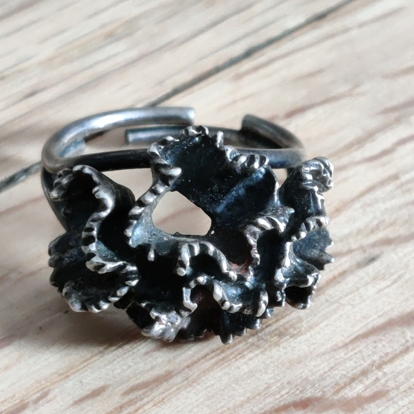 Antique sterling artisan made ring - Picture 2 of 5